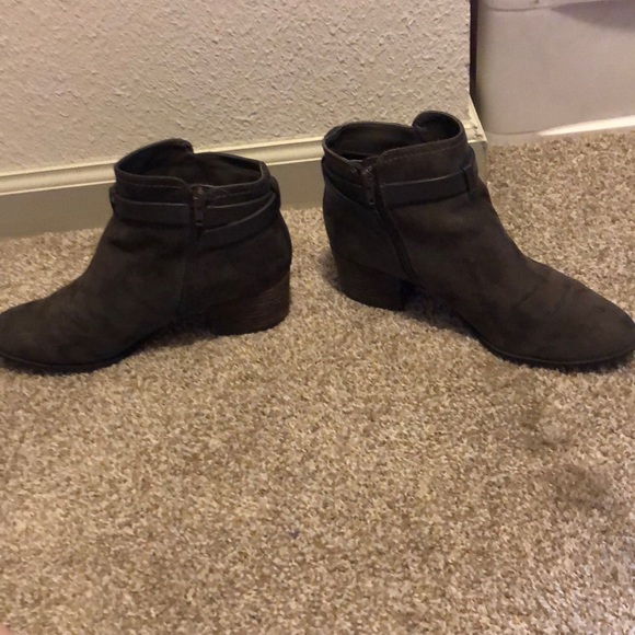 Boots - Picture 3 of 3